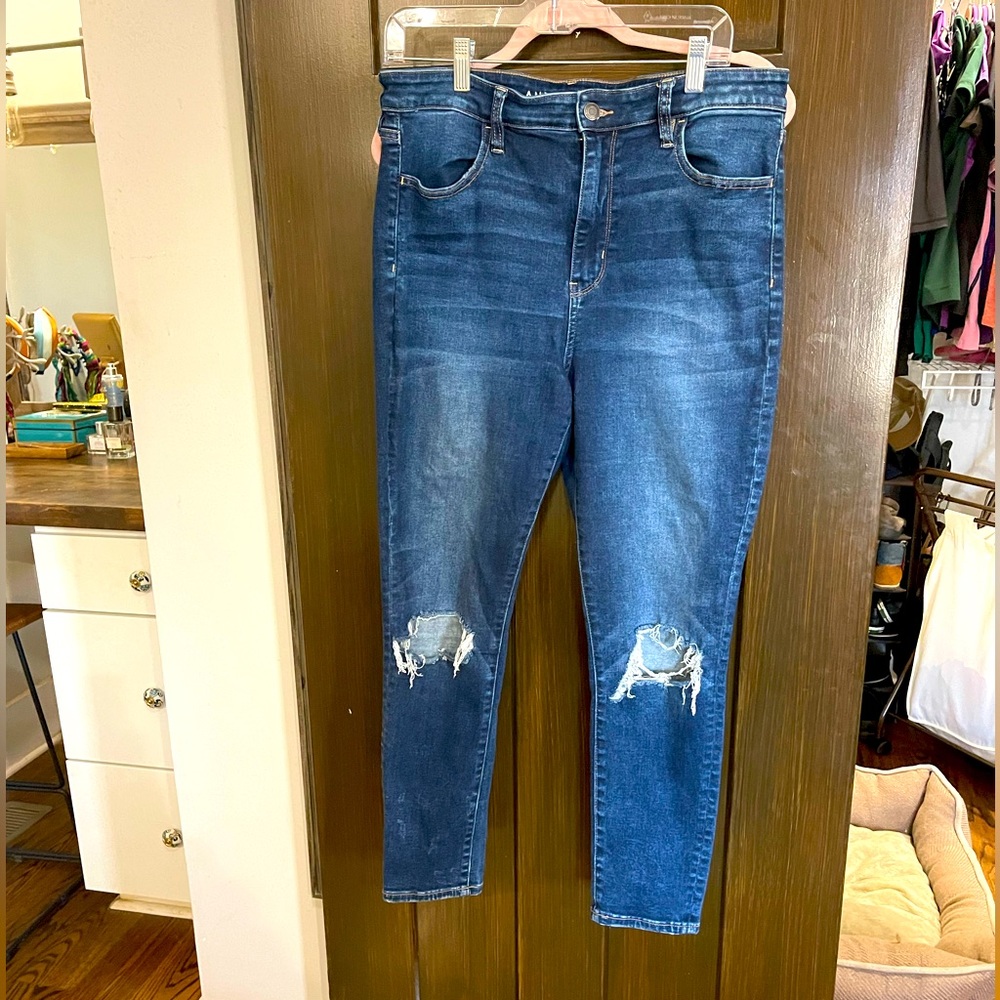 American Eagle Distressed Jegging